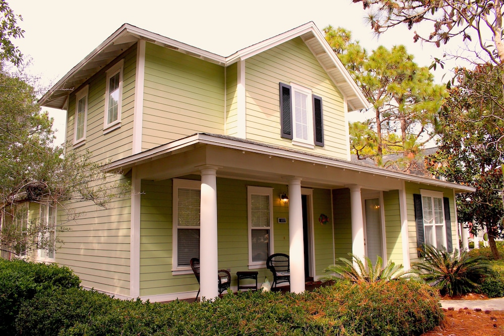 1337 Laurel Grove 3 Bedroom Home by RedAwning view 2