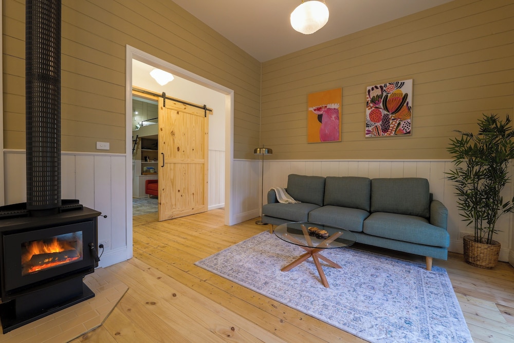 Ferntree Digs Cottage