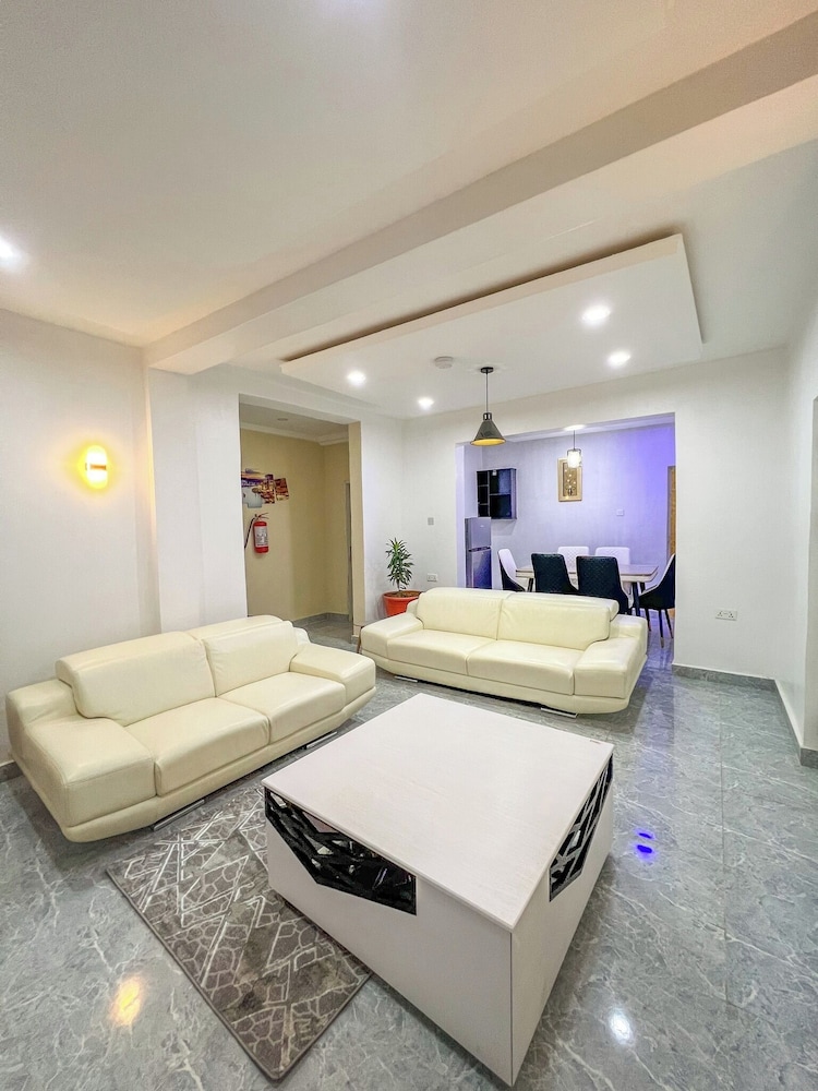 Bott Apartment