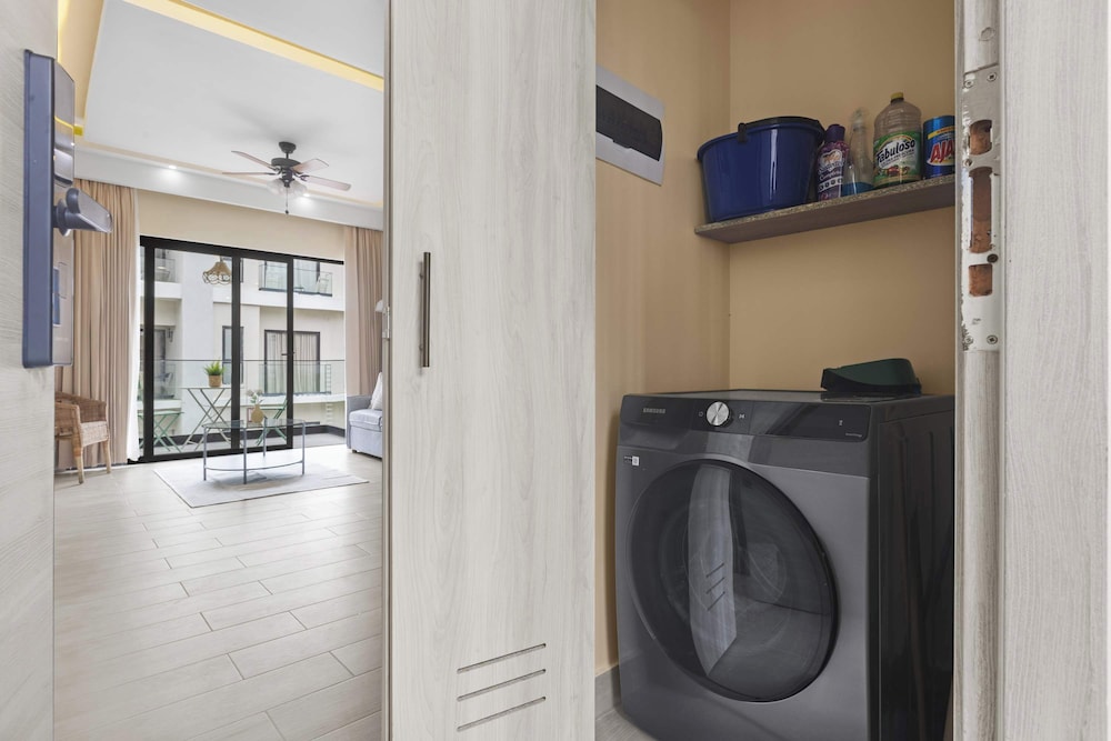 Cozy 1 BR Apartment by Vistacana