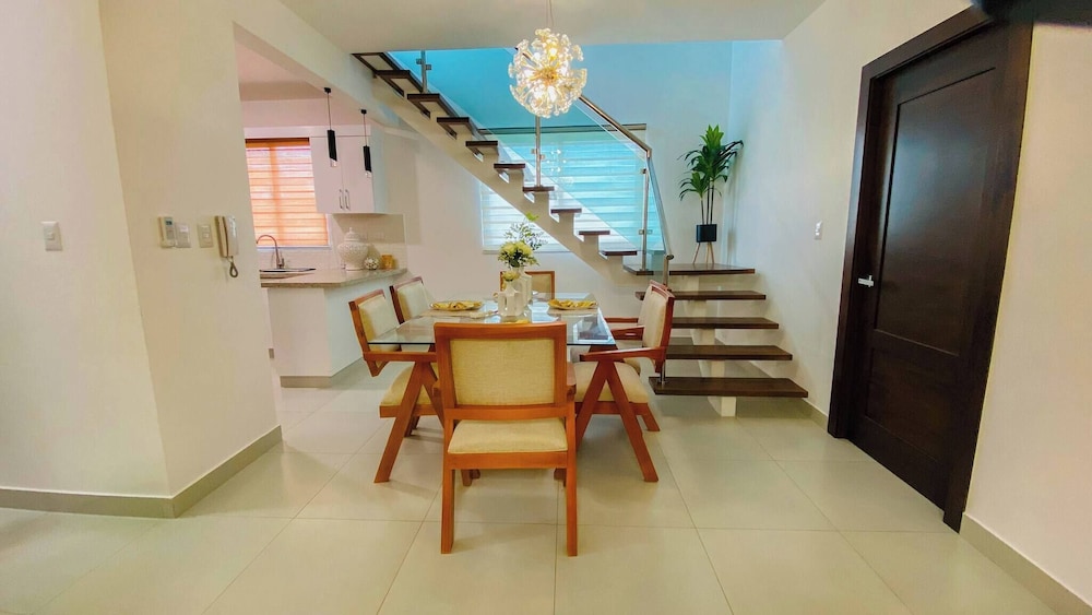 Modern Penthouse Albarobello Residences