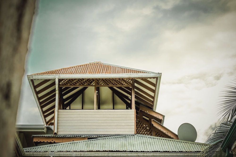 Hotel Sea Towers Hotel - Image 1