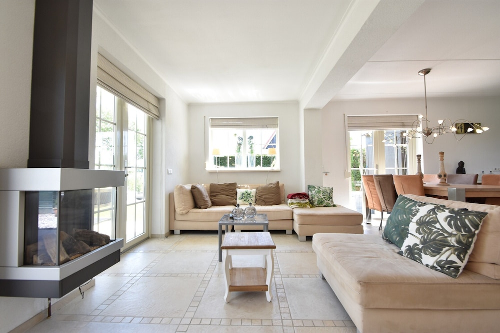 Enticing Holiday Home in Oude With Garden view 5