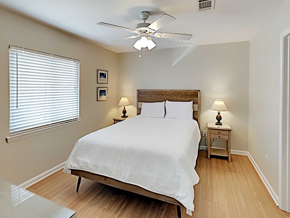 Pelican's Perch by Southern Vacation Rentals view 4