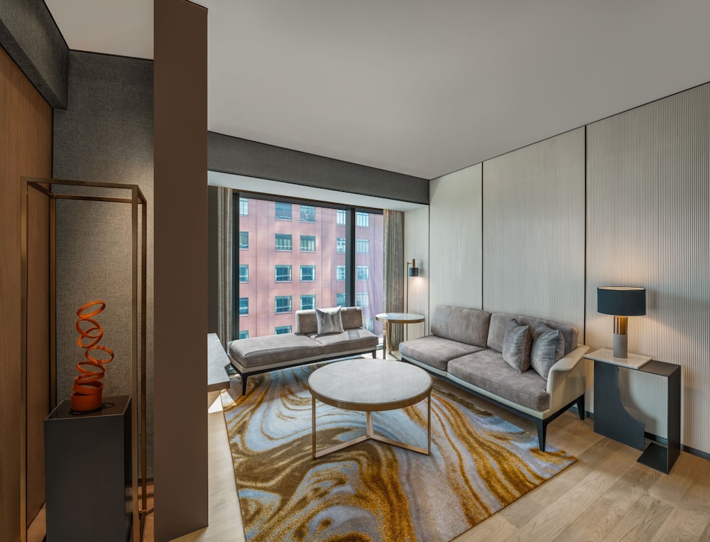 Hilton Saigon 21