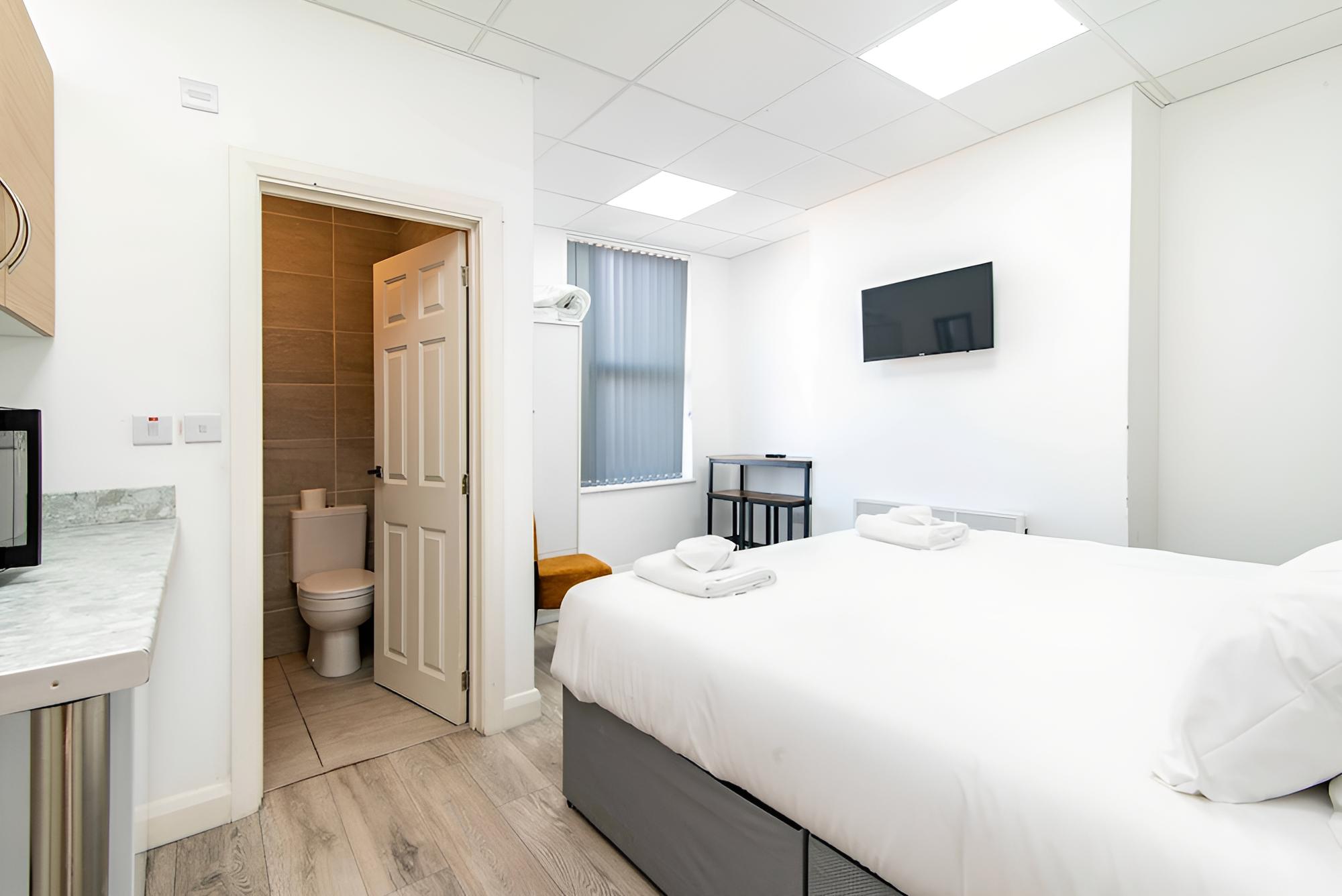 Nottingham Vacations - Hucknall Short Stays - Property Image 6