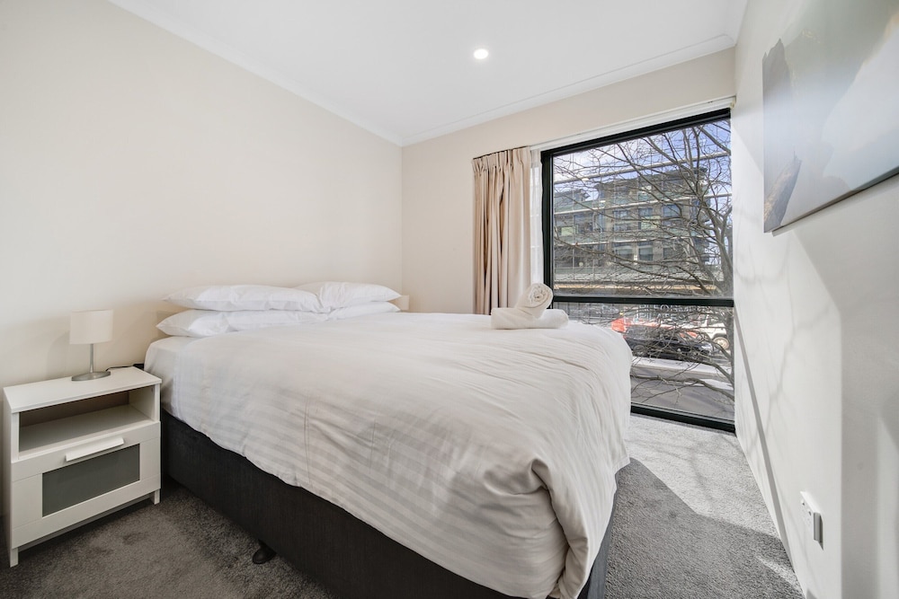 Central 2-bed Apartment With Pool, Gym and Spa