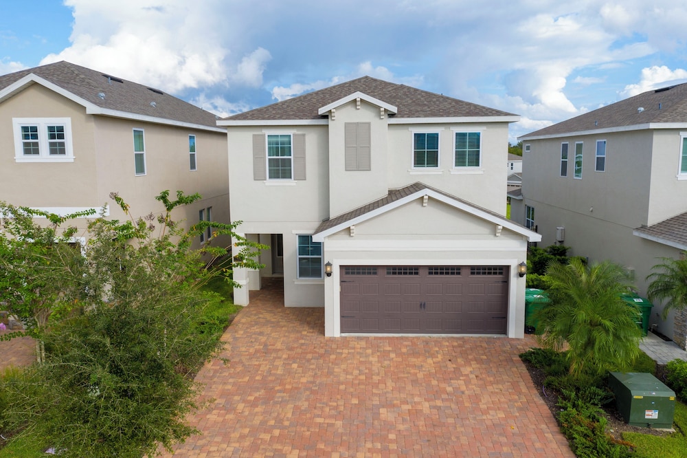 Luxurious 5Bd Single Family w Pool Jacuzzi Encore Resort 7432 view 3