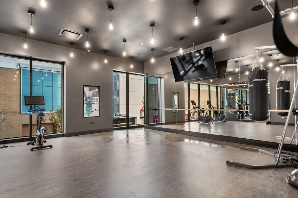 Fulton Market Penthouse 4BR Family Fun Views