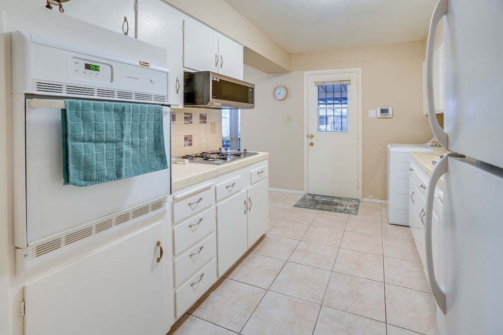 Patio & Yard: Sun City Home Near Casinos