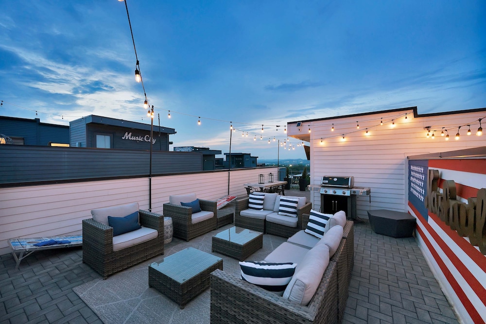 Rooftop Deck Shuffleboard BBQ Near Downtown