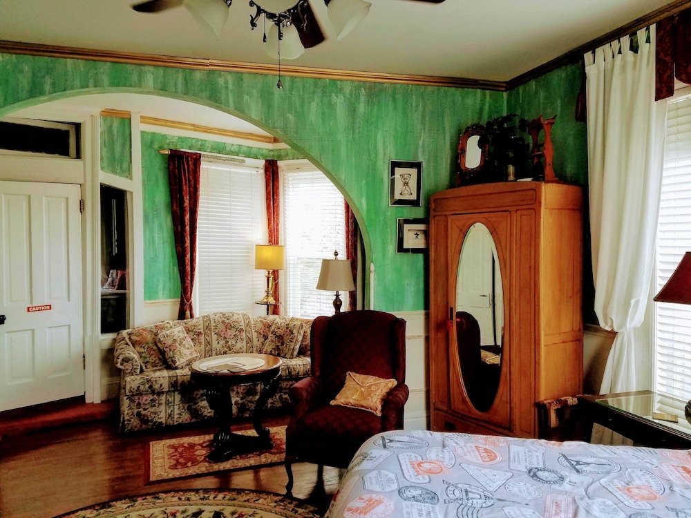 1812 Overture B&B