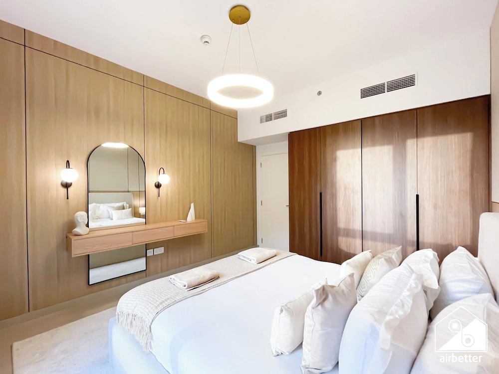 Luxury & Comfort 1B at Al Jadeel 2 Jumeirah Living