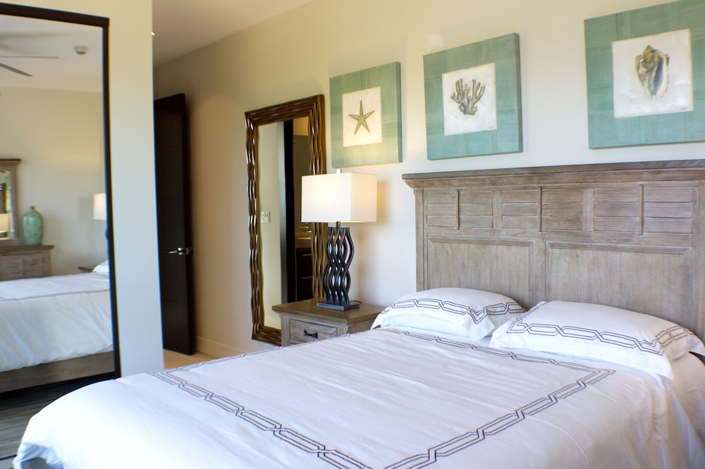 CR Luxury Los Sueños Condos