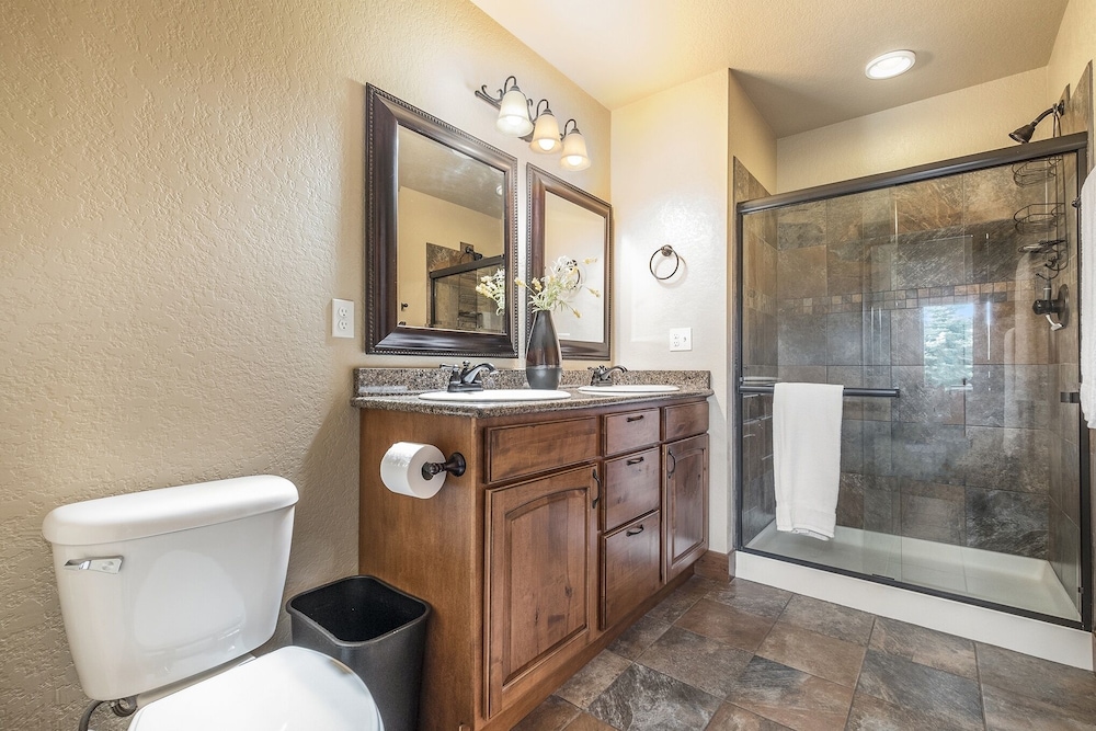 Twin Pines -- Ev 6123 3 Bedroom Townhouse by RedAwning - Property Image 47