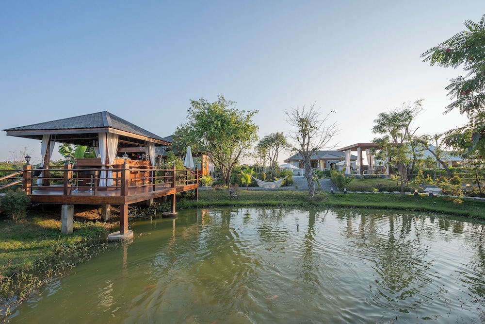 The garden pool villa resort at doisaket