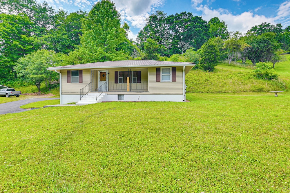 Home w/ Bunkroom: 2 Mi to Hatfield & Mccoy Trail