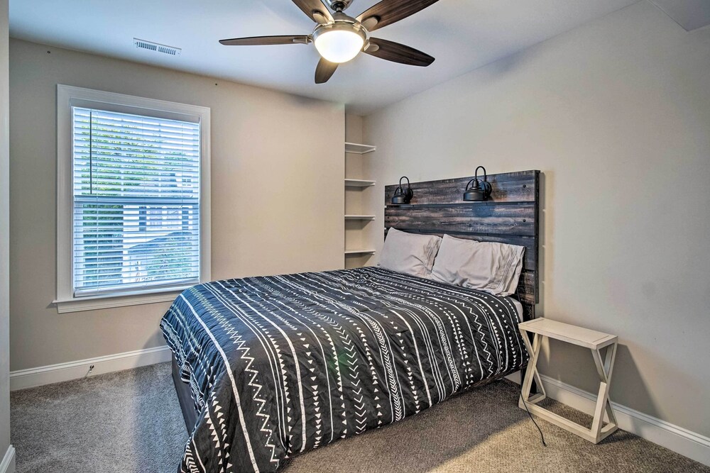 Downtown Fredericksburg Home w/ Large Patio! view 5