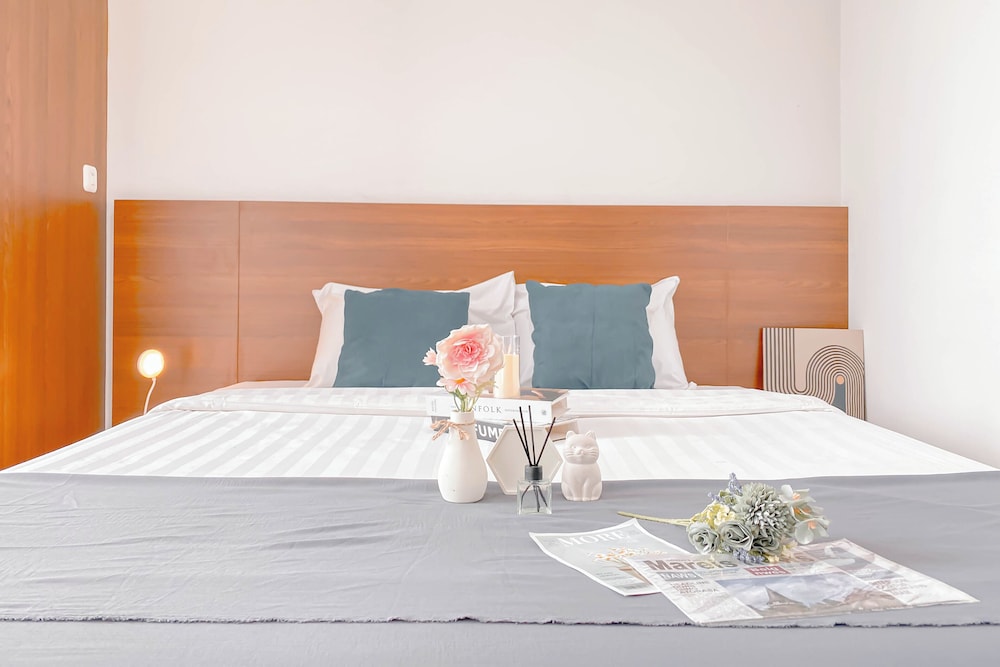 Strategic And Homey Studio At Lrt City Bekasi Apartment