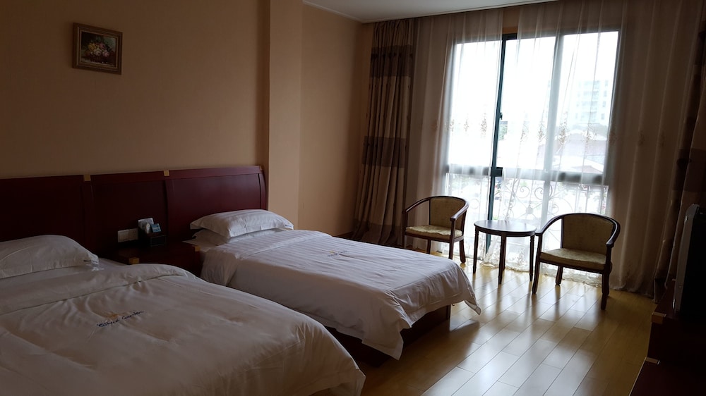 37 Garden Guesthouse Yangcheng Lake Br. view 5
