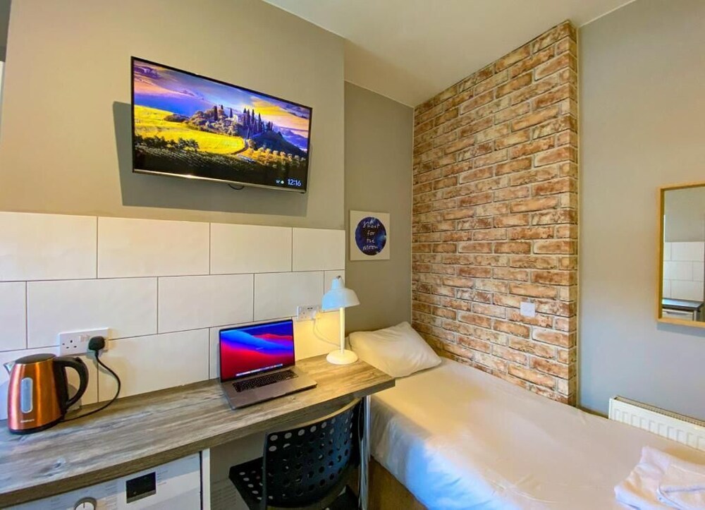 Limpenny Studio Apartment view 3