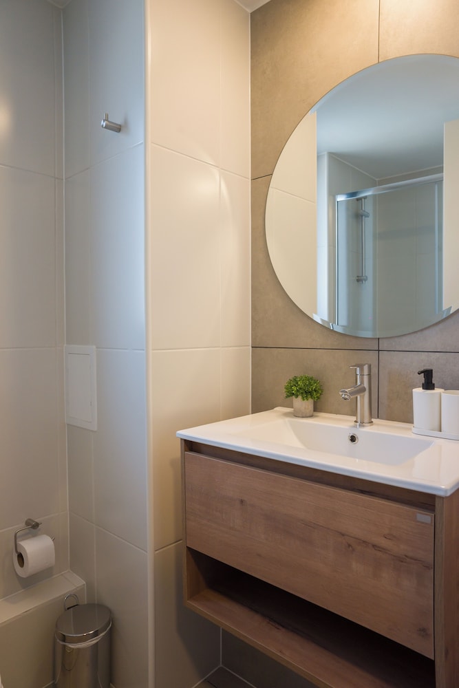 8550 Las Condes Apartments Andes Parking