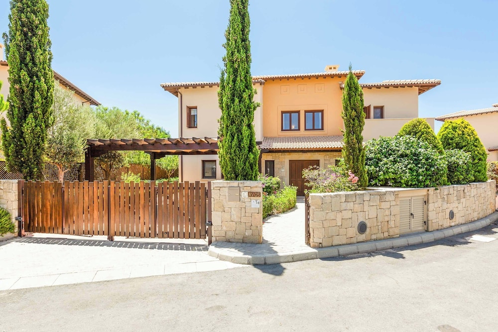 Aphrodite Hills Mythos Collection Villa Av05