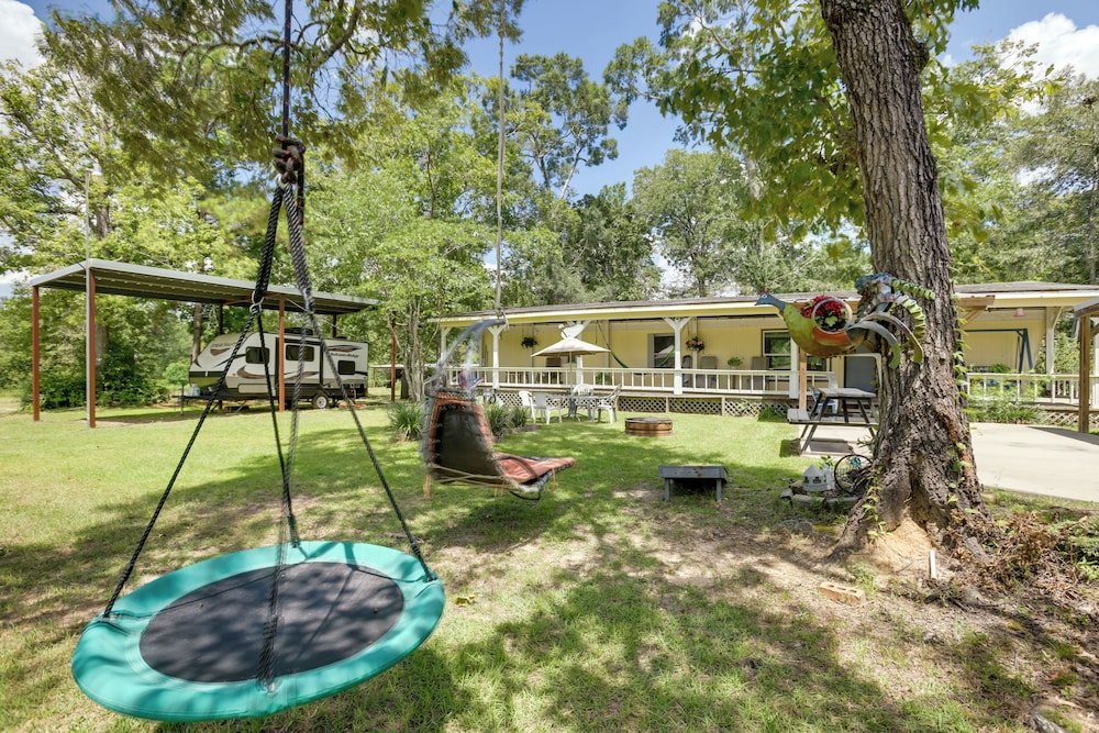 Outdoor Entertainment Areas: Cleveland Cottage