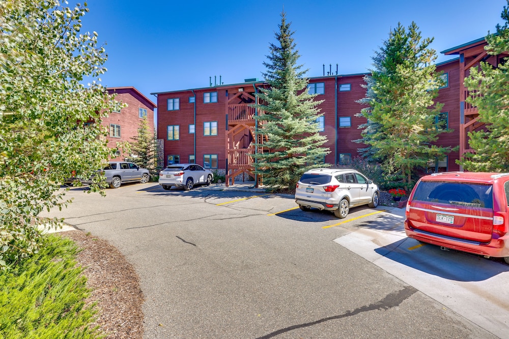 Walk to Main Street: Grand Lake Condo w/ Patio