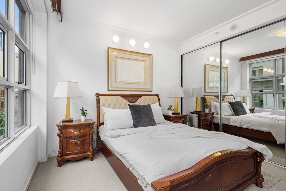 Spacious & Comfy Apt for 6 Next to Darling Harbour