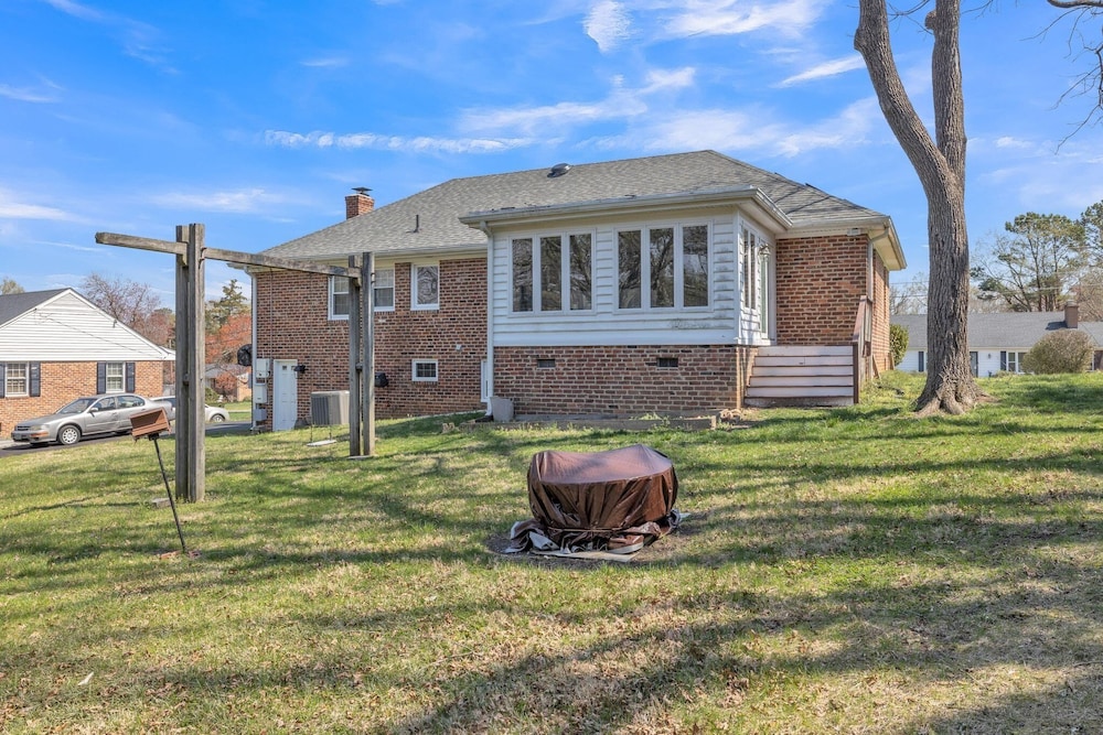 Upscale Escape Game Room & Spa-like Baths 4 Bedroom Home