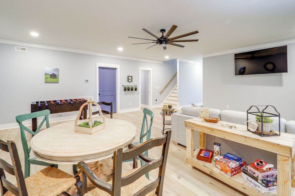 Newly Built Home w/ Panoramic Views in Jefferson!