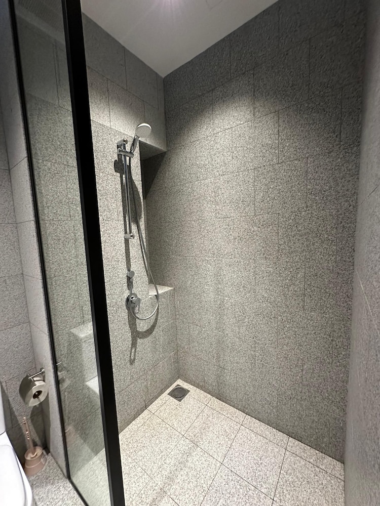 Scarletz Suites KLCC by Azure Heaven