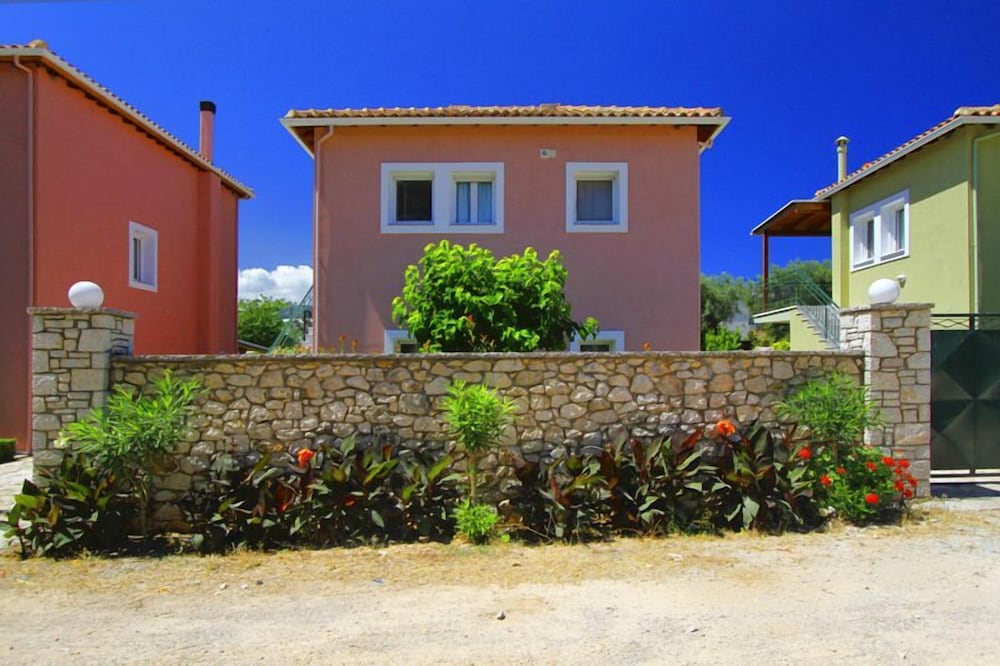 Saint Thomas Village
