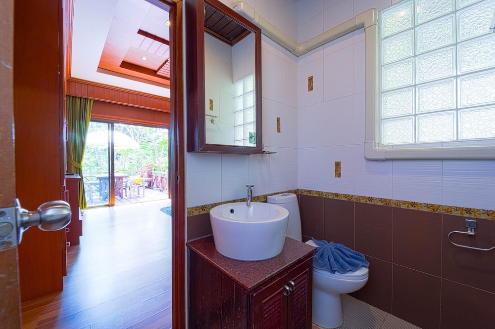 Fantastic Resort Near Town Location BS88
