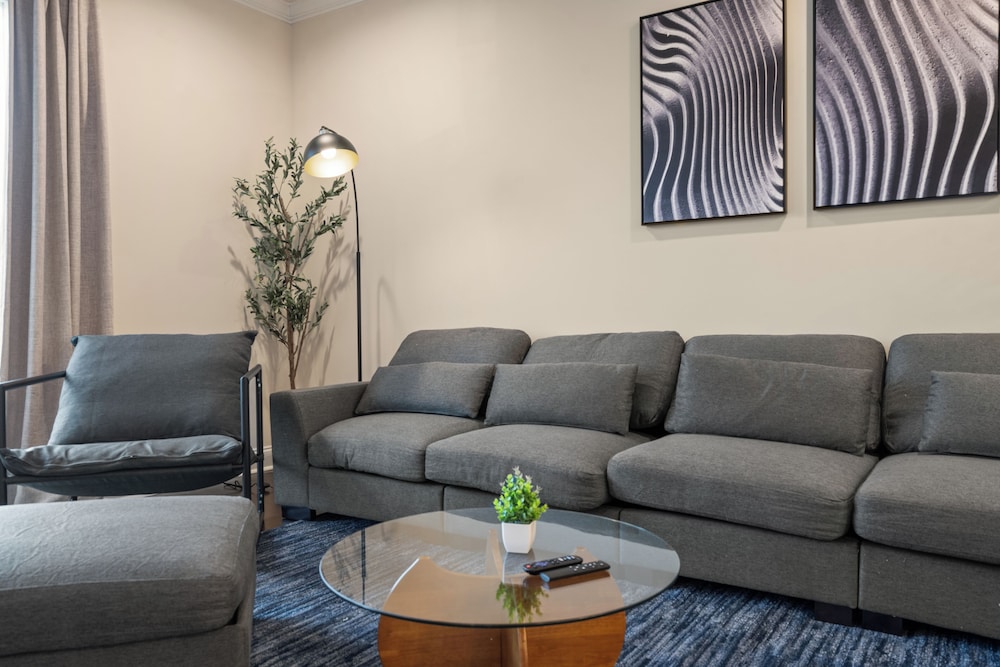 Luxe 3BR Townhouse in Camp North End