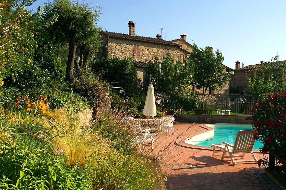 Villa Este con Piscina