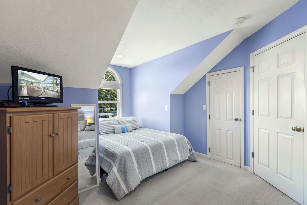 Gentle Slopes Retreat Fit For 12!
