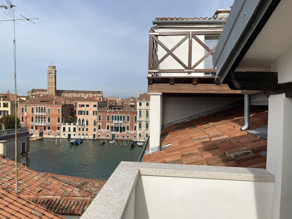 PALAZZO GARZONI