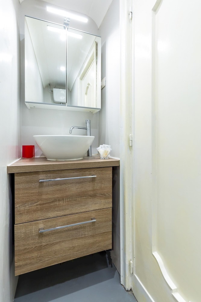 Crispi 36 - Cozy Flat and Terrace by Napoliapartments