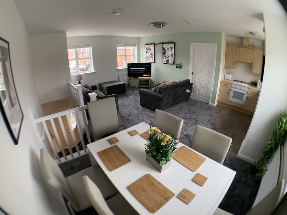 The coach house views netflix sleeps 5 view 4