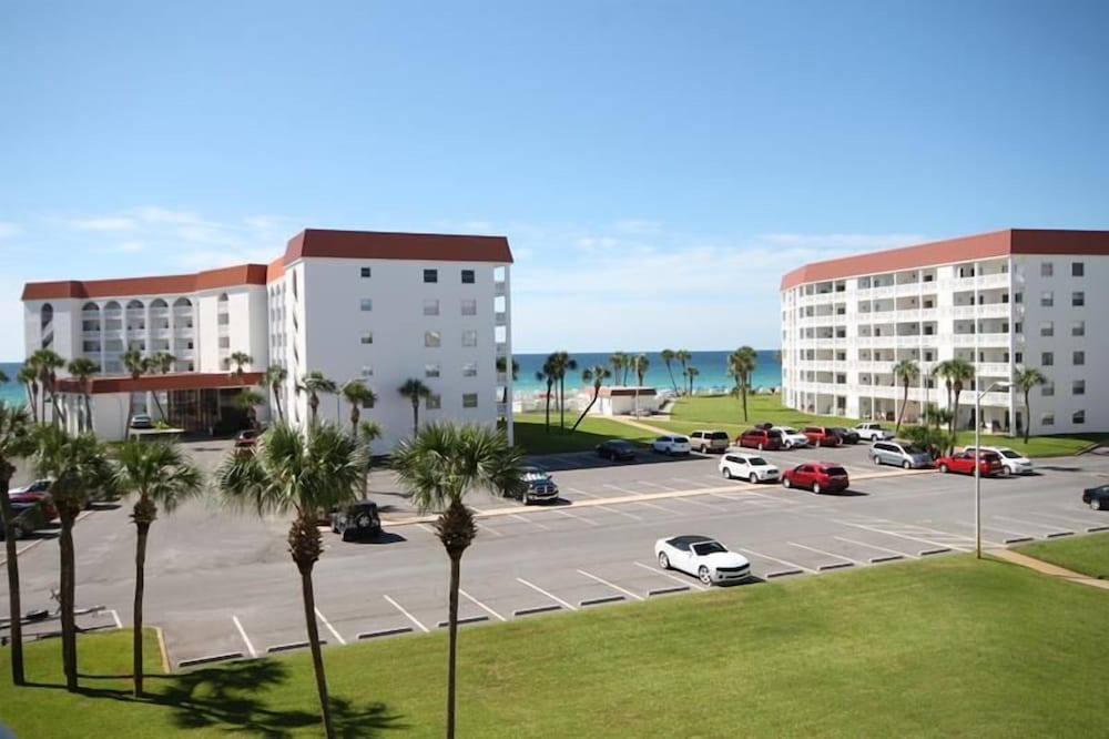 143 El Matador 2 Bedroom Condo by RedAwning view 4