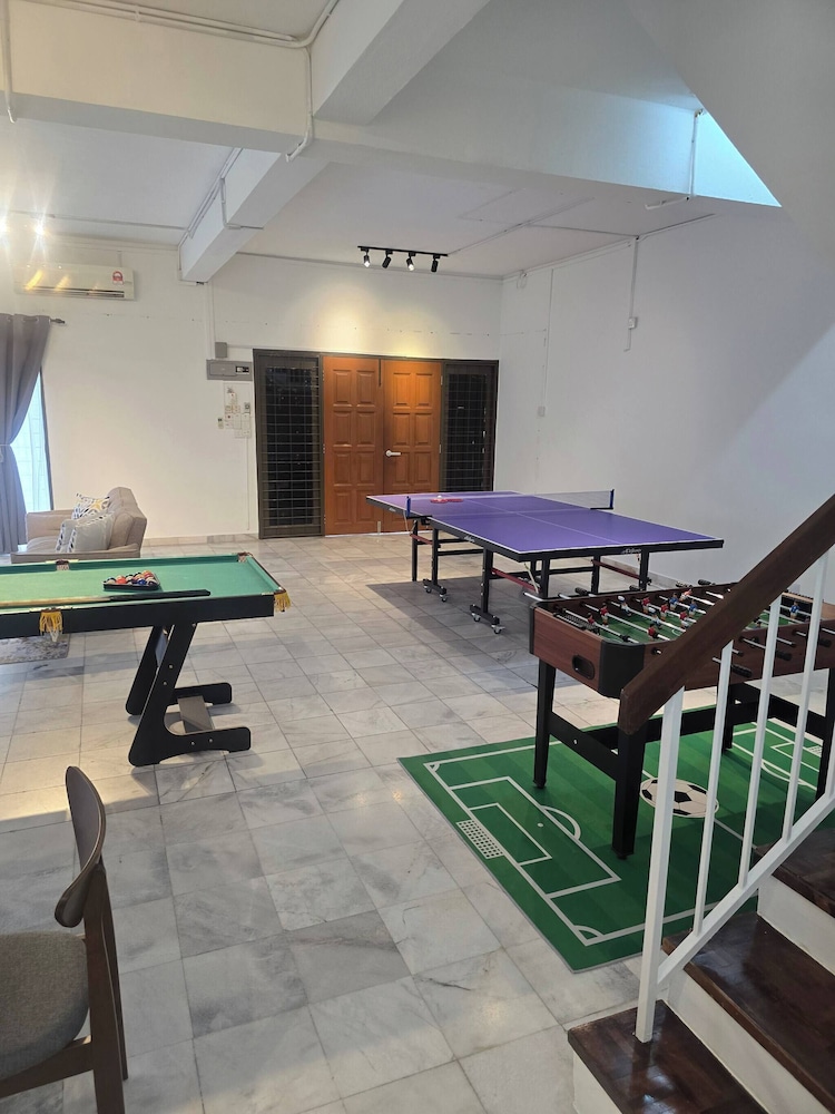Bayan Lepas Getaway - Nature Views & BBQ Haven
