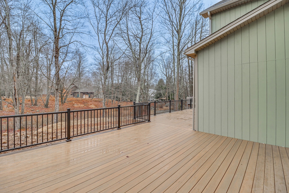 Bbq-ready Deck: Lake Harmony Home w/ Fire Pit