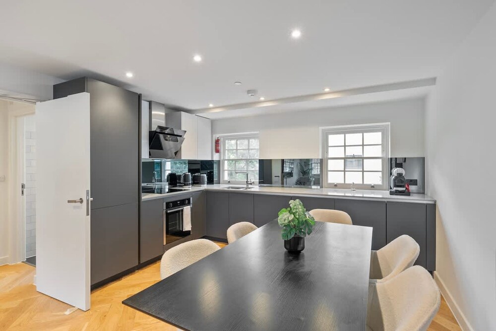 Charming 2 Bedroom 2 Bathroom Flat Near Oxford St