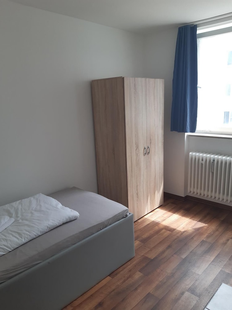 2-Rent Group Hostel Apartments SEN14