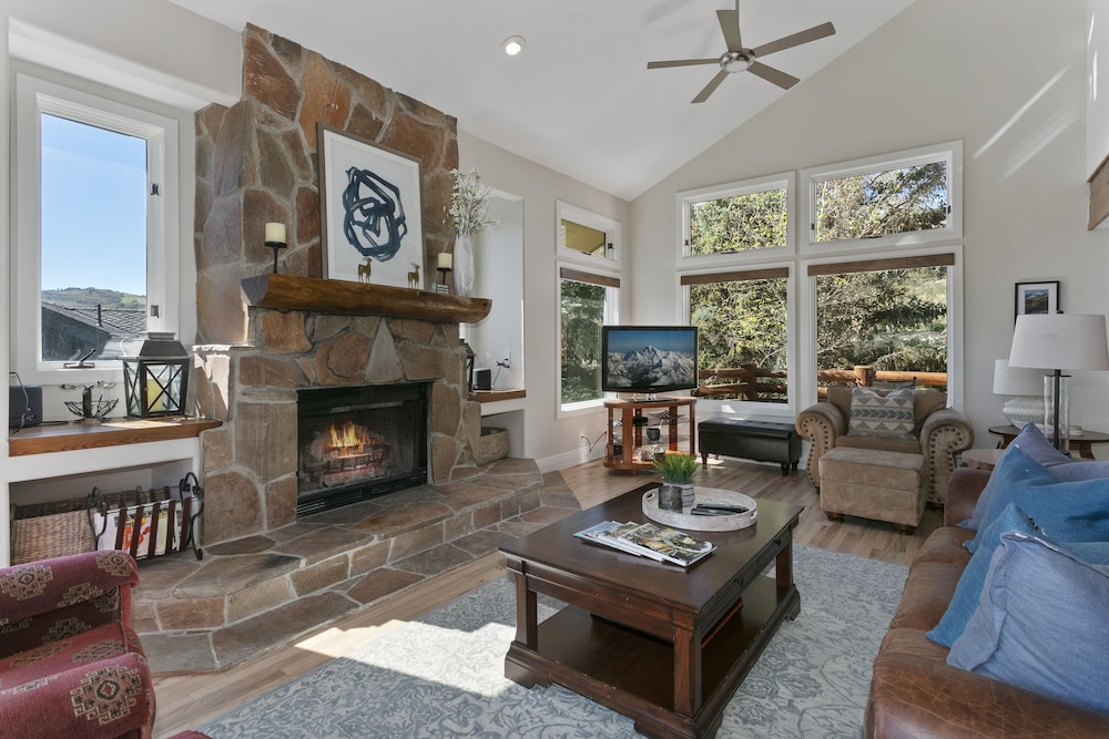 Solamere Drive Home at Deer Valley Resort - 6 Bedroom Home with Hot Tub #3220 6 Home