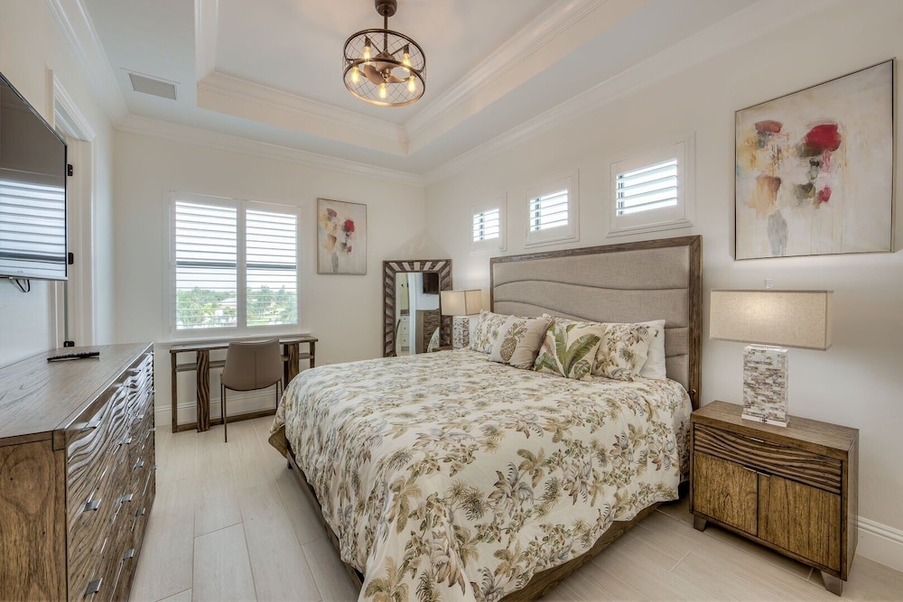 3552/3554 Big Kahuna Oasis: 10br, Pools & Beach Access 10 Bedroom Home