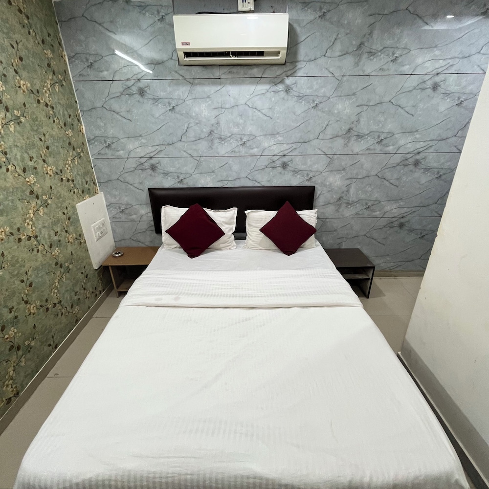 Hotel Radhe Kuudasan