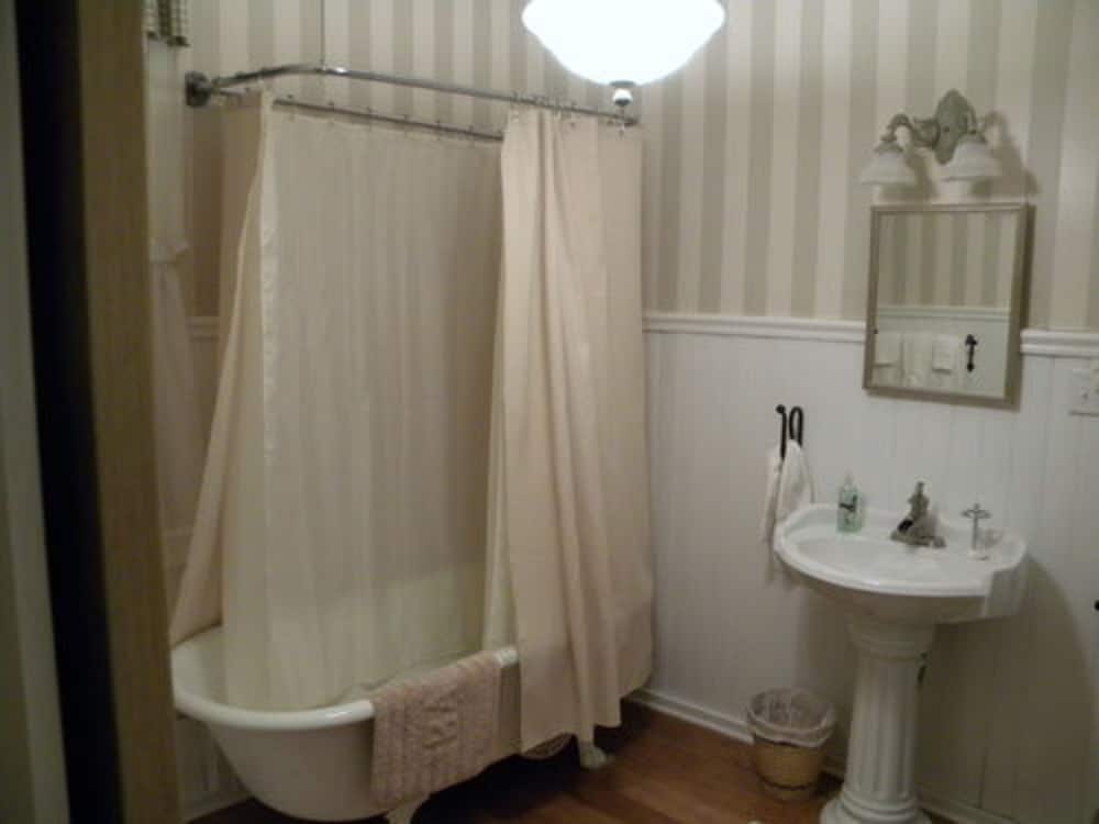 B&B at Oliver Phelps